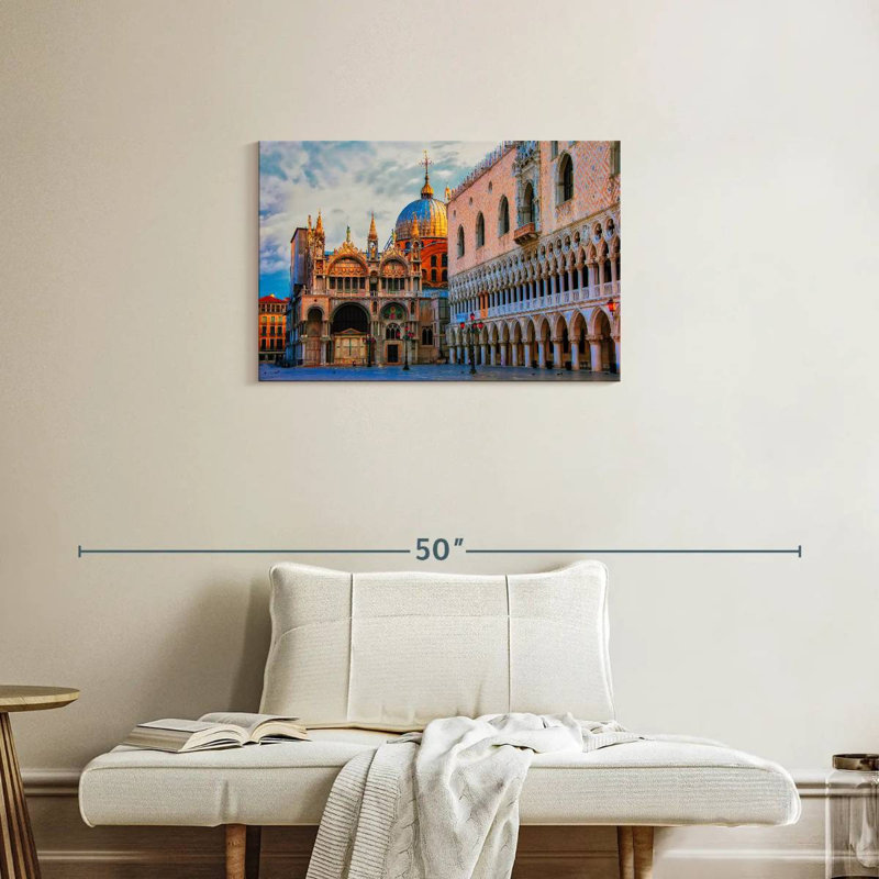 Kavia Saint Mark's Square, 20" H x 30" W