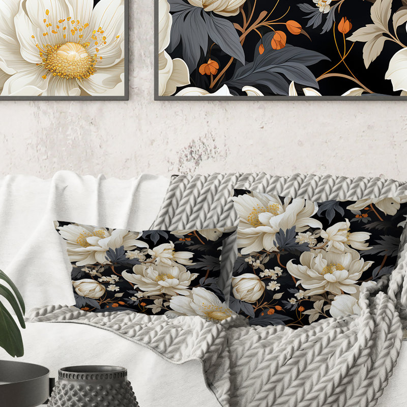 Coussin White Peony Paradise II - imprimé floral, H 18 po x l 18 po