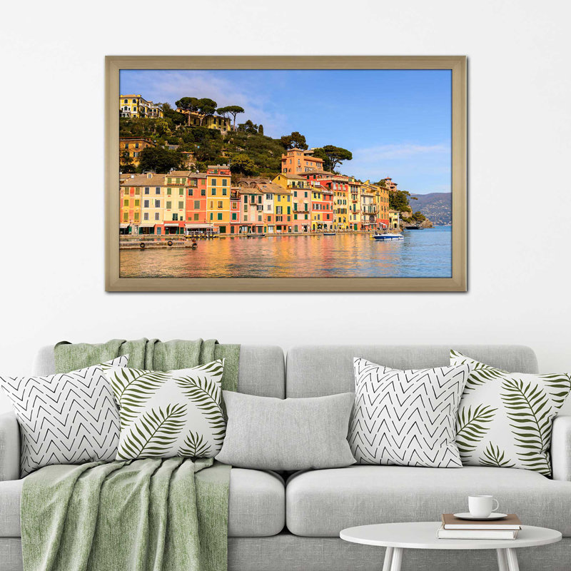 «Mediterranean Seaside», reproduction de photo encadrée, H 21,5 po x l 27,5 po x P 0,75 po, Encadrement champagne