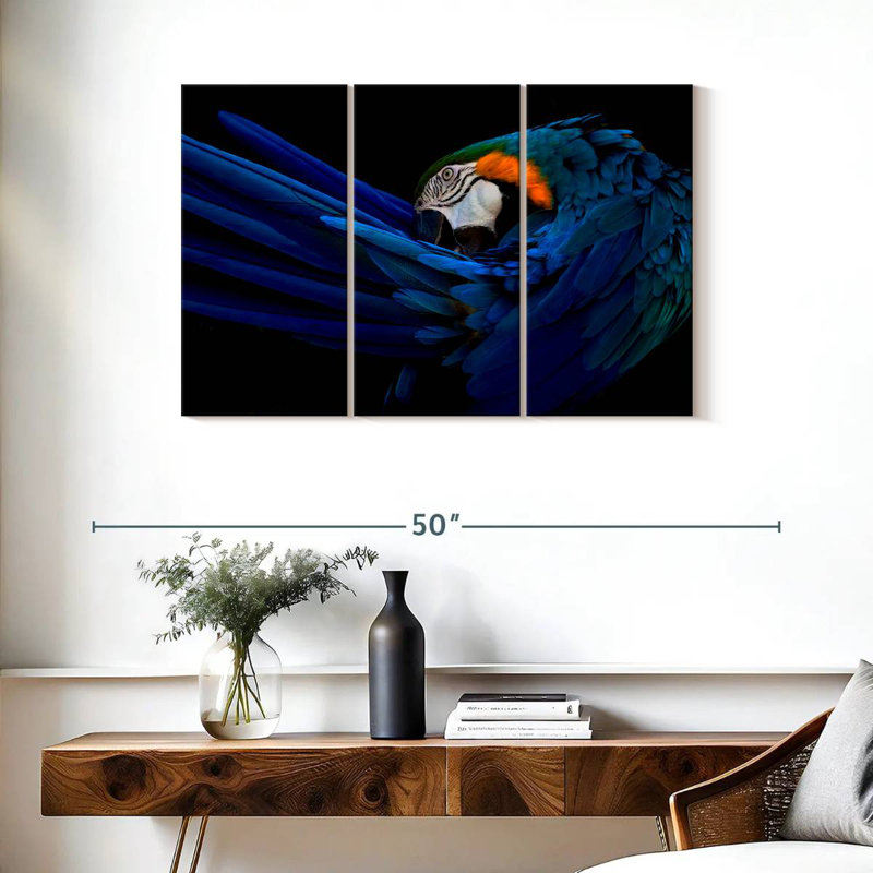 Brampt Majestic Macaw, 24" H x 38" W