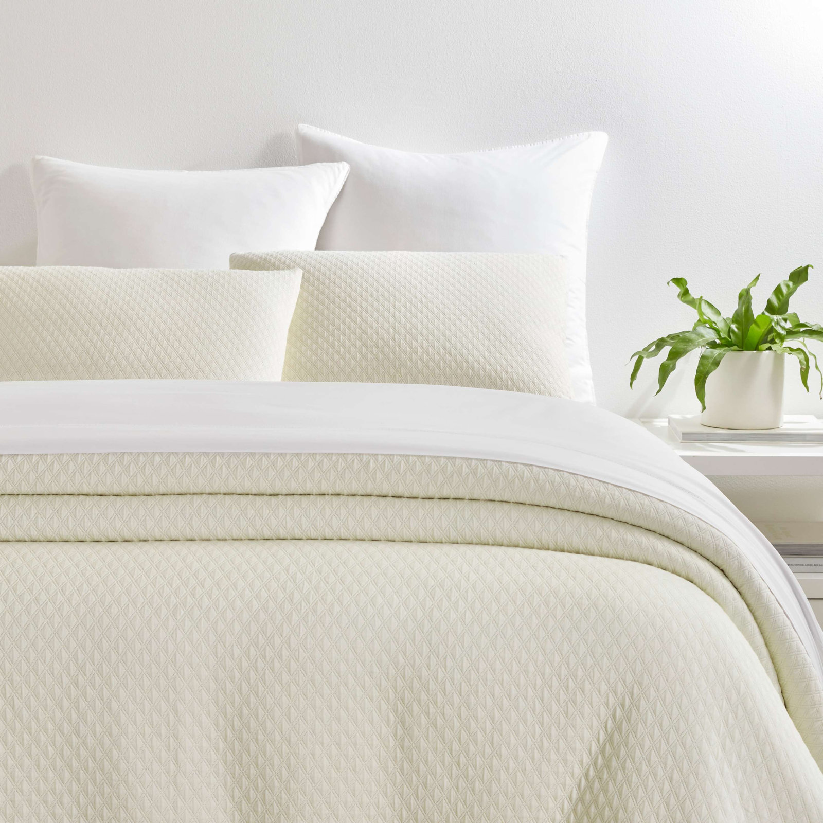 Bridie Cotton Coverlet Set, Full/Queen Coverlet/Bedspread + 2 Standard Shams, Navy