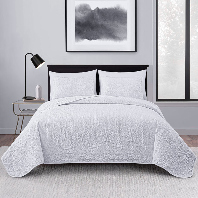 Luca 3-Piece Lightweight Microfiber Oversized Bedspread Set, Queen Coverlet/Bedspread + 2 Standard Shams, White