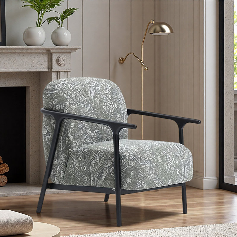 Fauteuil simple de style français rétro.