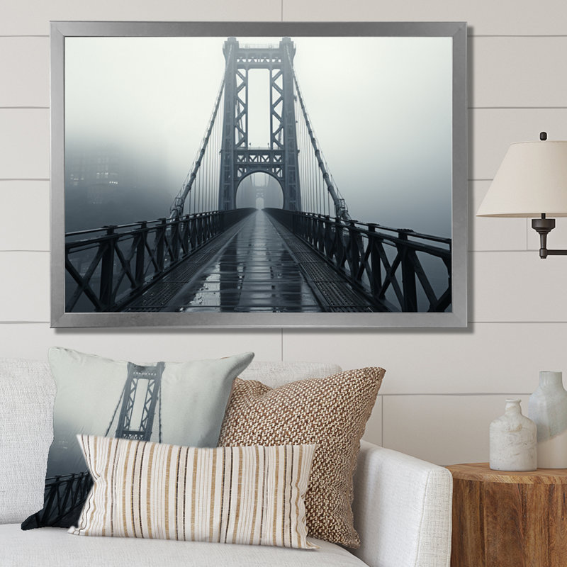 «Gray Bridge Urban Suspension I», reproduction sur toile, H 16 po x l 32 po x P 1 po, Cadre photo argenté