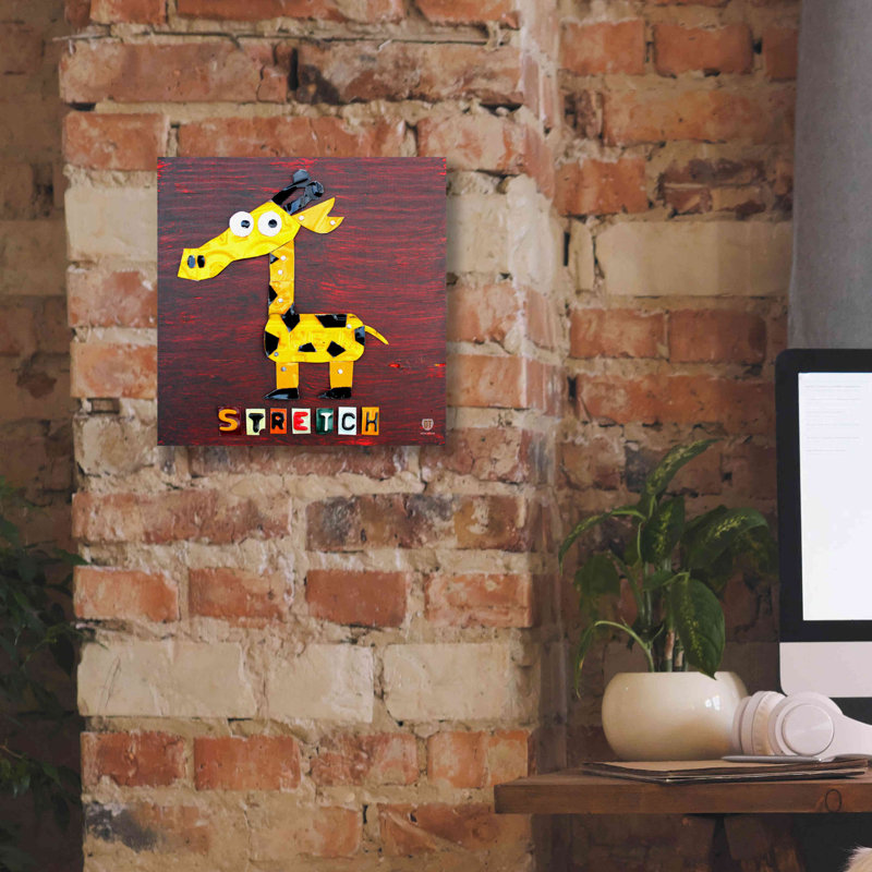 «Stretch The Giraffe» par Design Turnpike, H 12 po x l 12 po