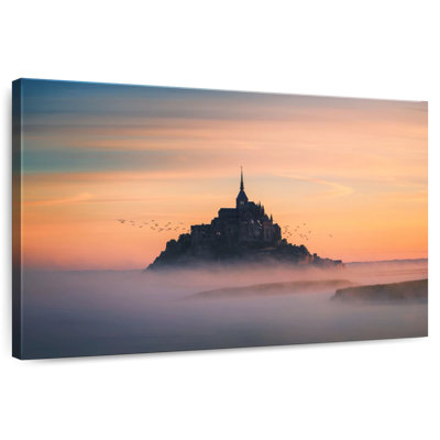 Lilie, château mystique au lever du soleil