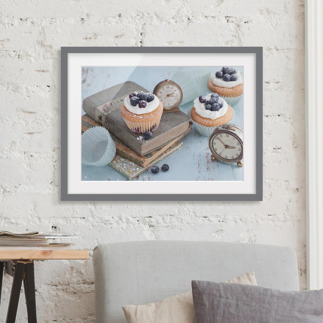 Gerahmtes Poster Vintage Cupcakes mit Alarm