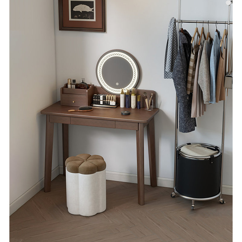 Coiffeuse vintage en bois massif avec miroir à éclairage DEL et tabouret de rangement.