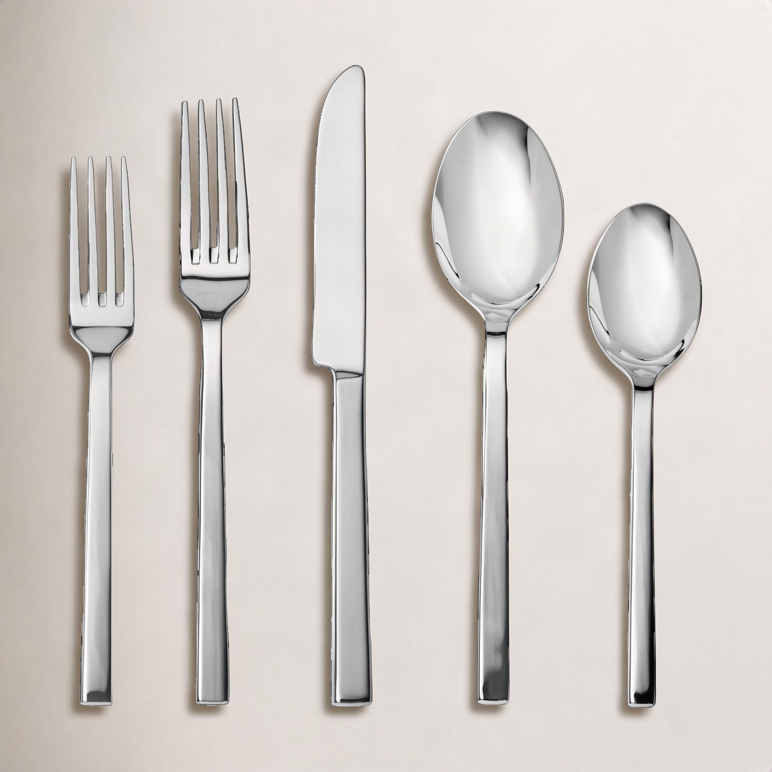 Viggo Flatware Set - Service for 4, Polished Silver