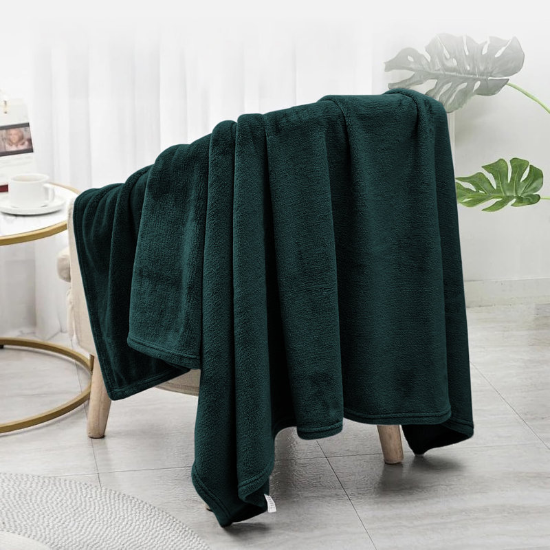 Premium Ultra-Soft Mink Fleece Blanket - Plush, Lightweight & Warm - Cozy Throw for Bed & Sofa, Green Emerald