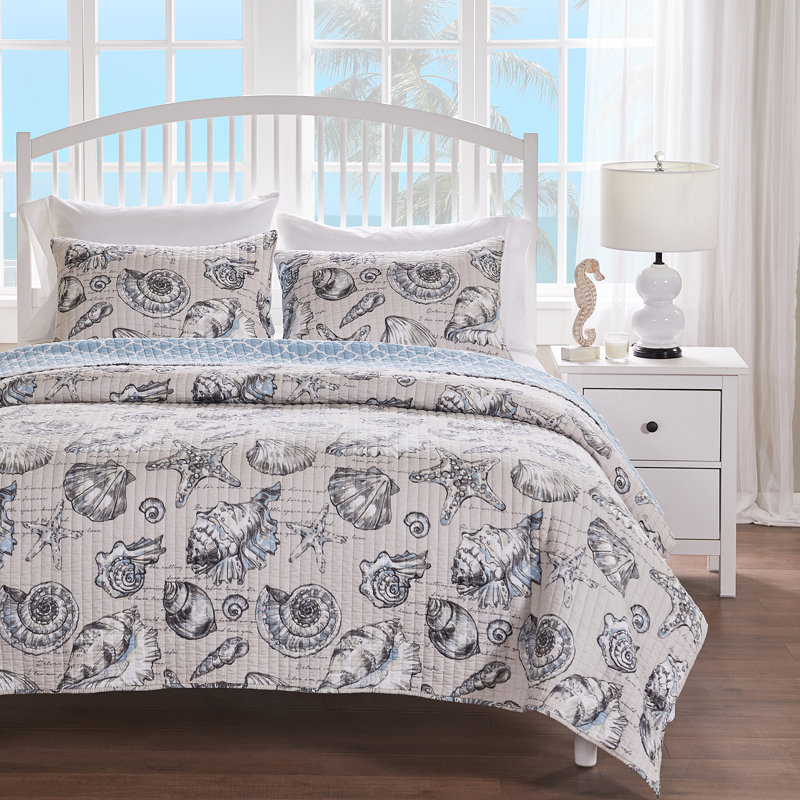 Cruz Twin Reversible White Microfiber Coastal Quilt Set