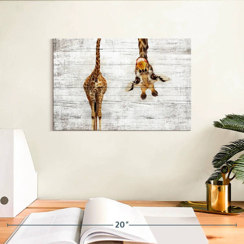 Girafe en bois, H 8 po x l 12 po