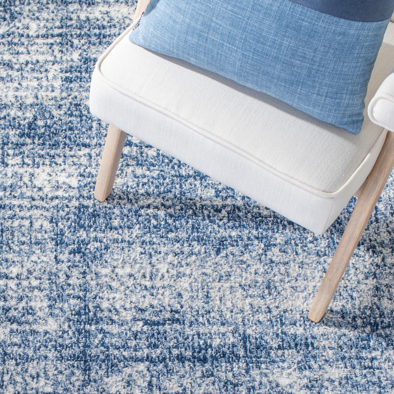 Tapis ivoire / bleu marine Harrelson, Rectangle 5 pi 5 po x 7 pi 7 po