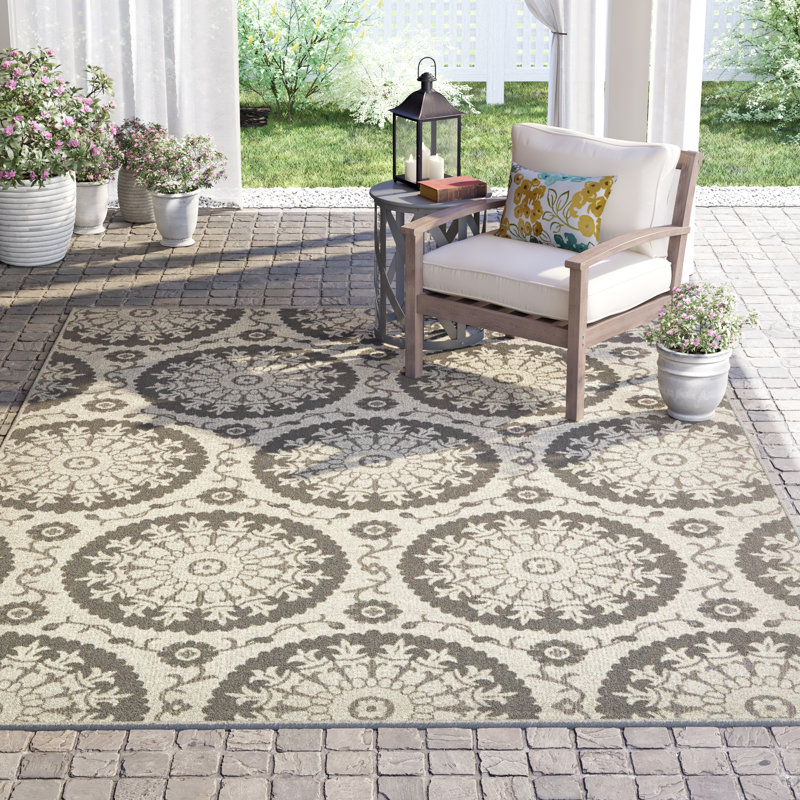 Tapis d'intérieur / extérieur gris Sebastian, Rectangle 5 pi 3 po x 8 pi