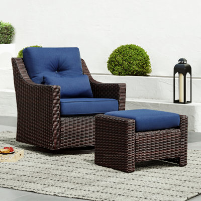 Fauteuil de patio pivotant avec repose-pieds Keaisha