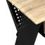 Bureau d'ordinateur naturel et noir avec plateau à clavier, deux cordons pour les musiciens lors de sessions de musique