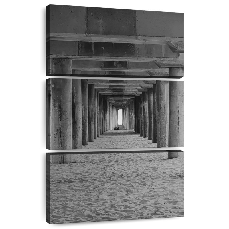Aletra Black And White Dock, 32" H x 20" W