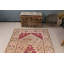 Découvrez le luxe de ce tapis turc antique provenant des Terres d'Anatolie pour votre salle à manger