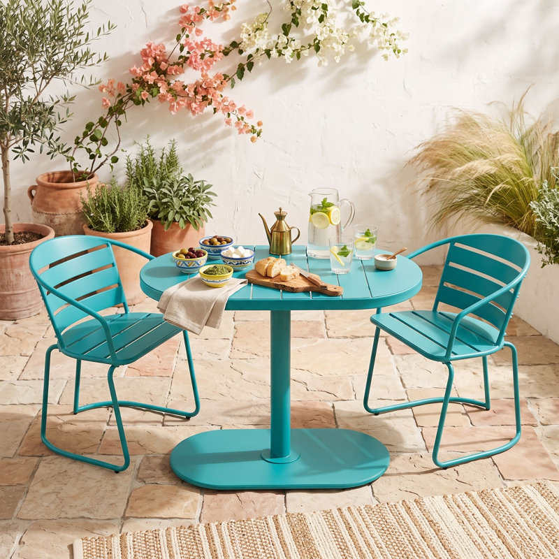 Ensemble de salle à manger bistro moderne de 3 pièces pour l'extérieur, comprenant une table de patio et 2 chaises avec une finition mate et un siège à lattes.