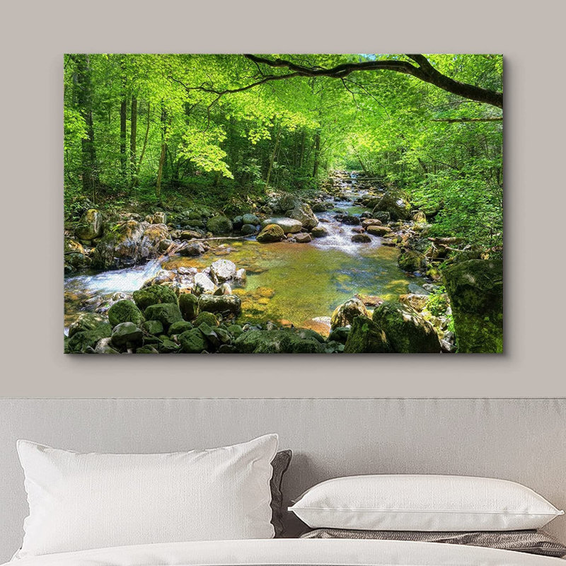 Rivière à travers la forêt verte sur toile, Toile tendue, H 32 po x l 48 po x P 1,5 po