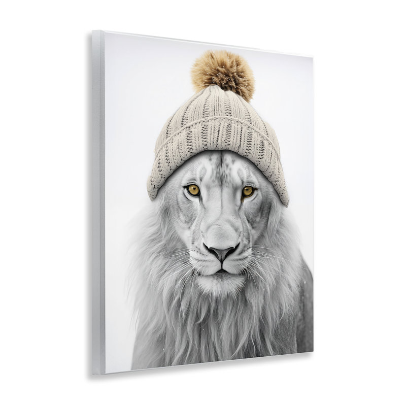 «Lion in Winter Hat» par Sasha