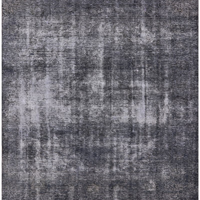 Tapis gris foncé