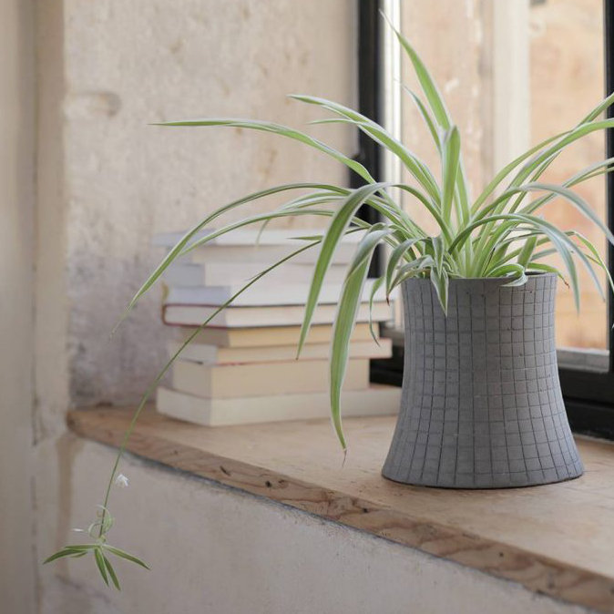 Urban Garden Pot Planter, 6.3" H x 6.16" W x 6.16" D