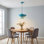 Luminaire suspendu industriel réglable à 1 lumière avec abat-jour en métal bleu à 3 couches, lampe suspendue vintage pour le salon