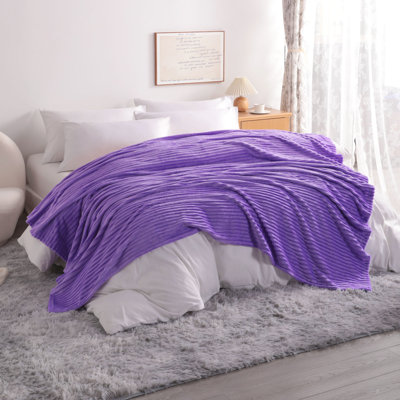 Couverture pour bébé en peluche?
