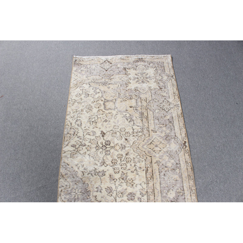 Petit tapis turc antique fait à la main beige et idéal pour rafraîchir votre intérieur avec son design discret Oushak