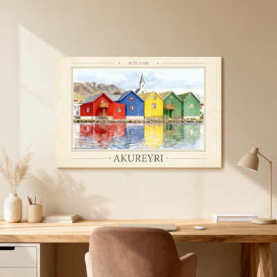 Paysages pittoresques et urbains, maisons colorées au bord de l'eau à Akureyri, Islande