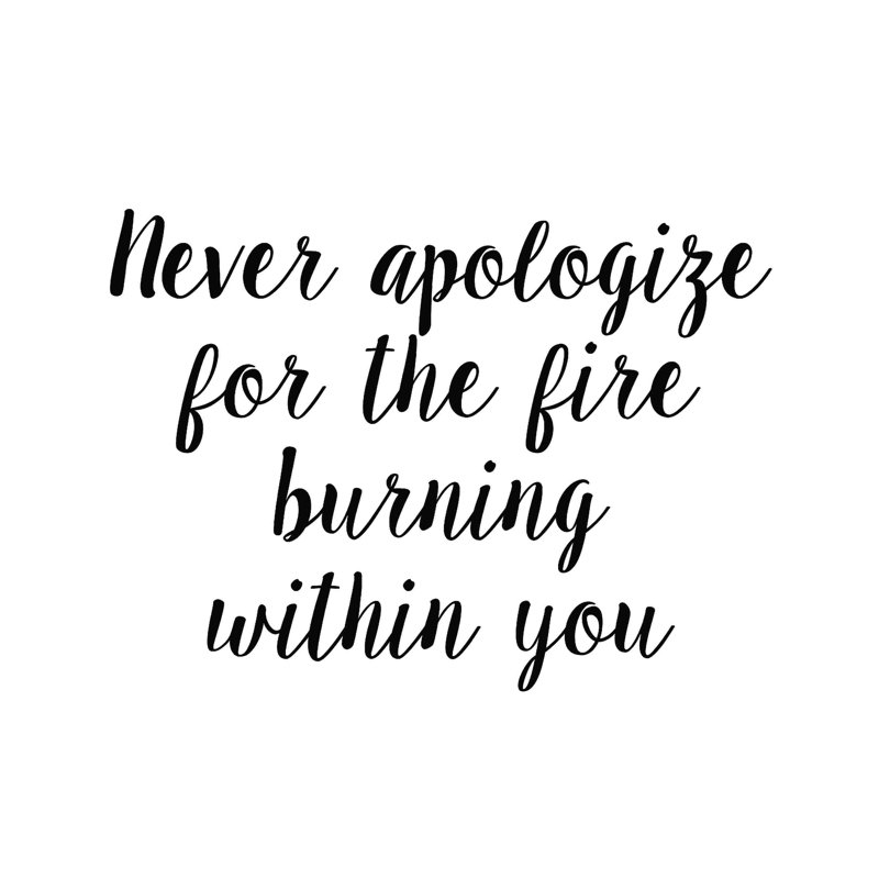 «Apologize», art textuel sur toile tendue, H 12 po x l 12 po