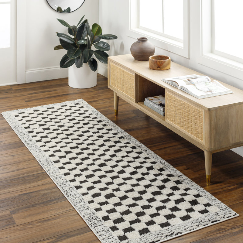 Tapis en polyester tissé à la machine noir / crème Aryas, Tapis de couloir 2 pi 8 po x 7 pi 3 po
