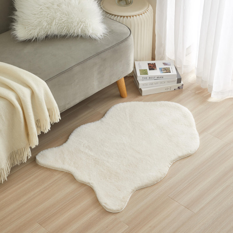 Tapis en fausse fourrure Khodor, Blanc