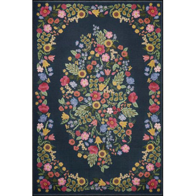 Tapis décoratif moderne aux tons noirs