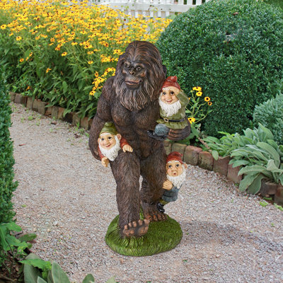Statue Schlepping the Garden Gnomes Bigfoot
