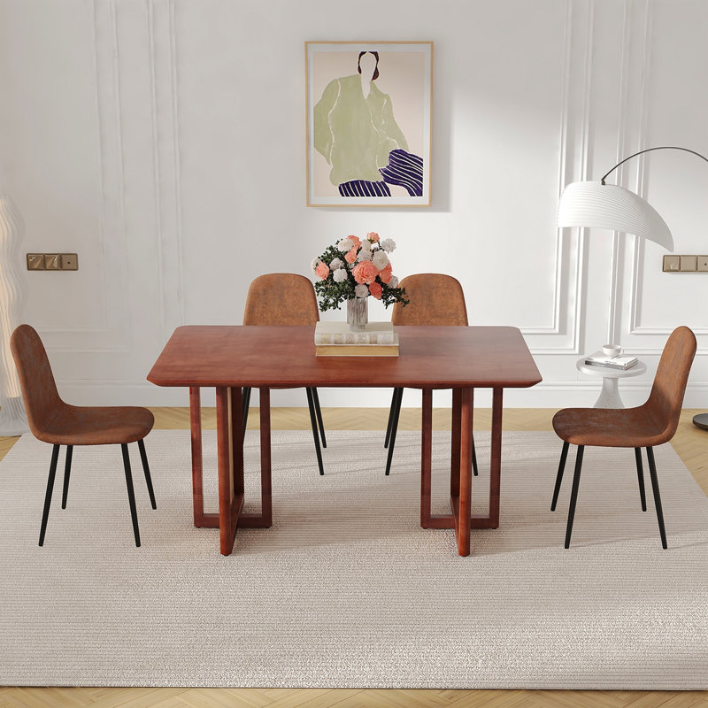 Ensemble de table et de chaises. Table de salle à manger en bois massif de style noyer antique, pieds en imitation rotin. 4 chaises confortables en tissu brun avec pieds en métal noir. Parfait pour le dîner et les réunions.