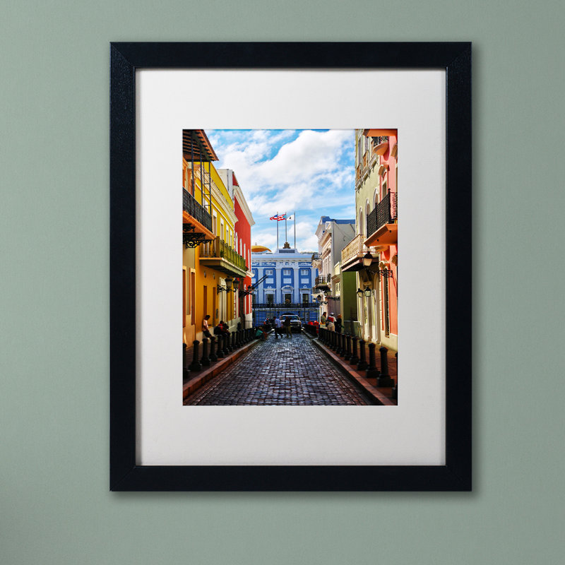 « old san juan 7 » par cateyes, photographie encadrée sur toile, H 11 po x l 14 po x P 0,5 po, Blanc mat, Cadre noir