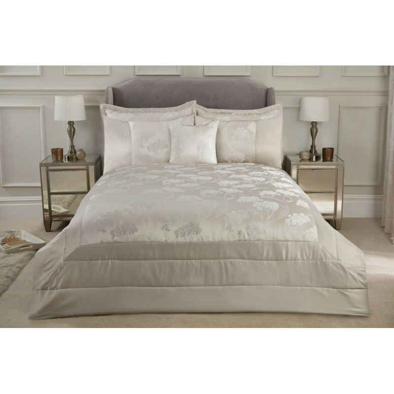 Blossom Polyester Floral Bedspread, Cream