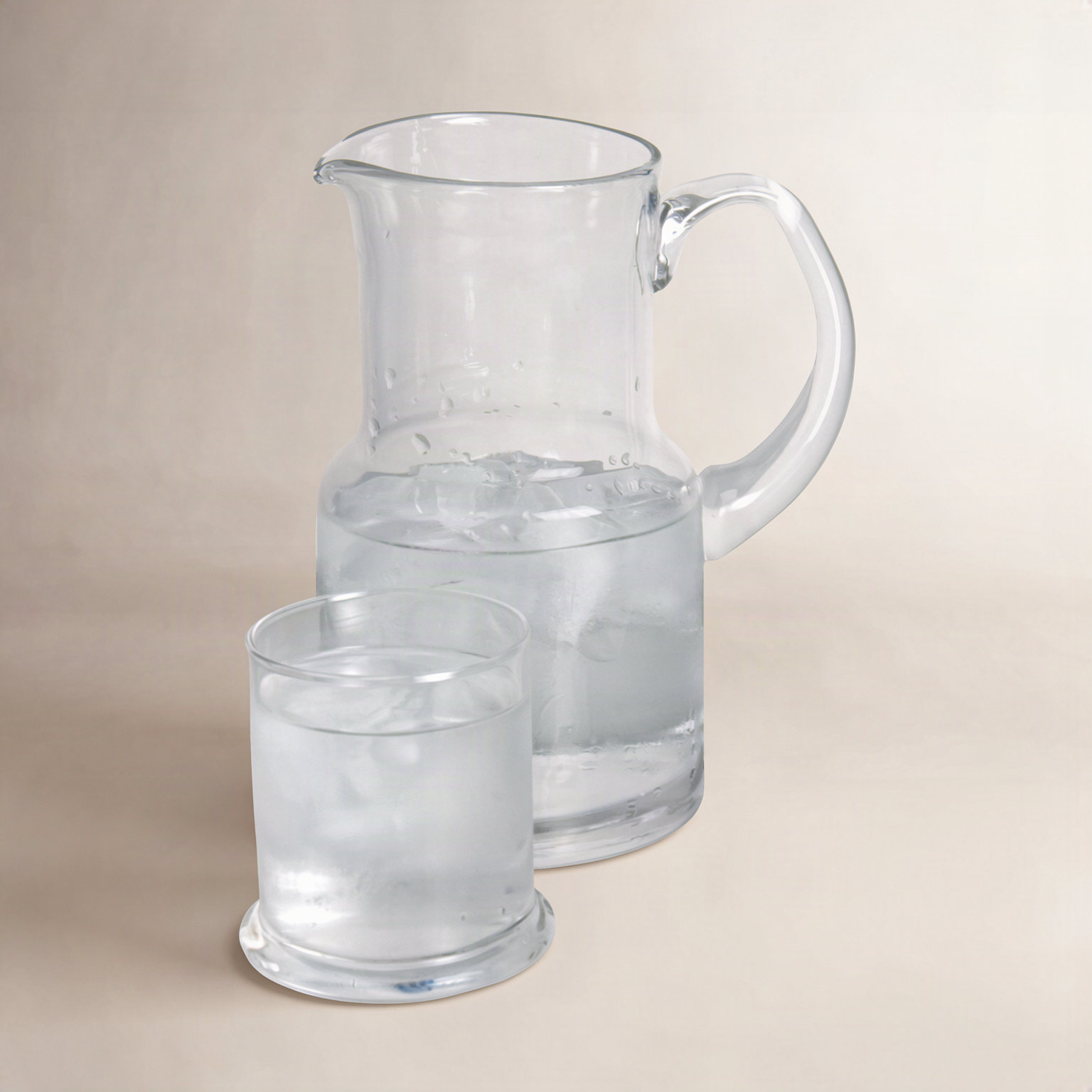 Oneida 2-Piece Glass Pitcher Set