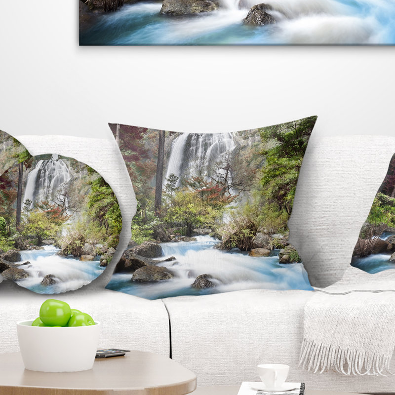 Blue Klonglan Waterfall - oreiller imprimé paysage, 18 po x 18 po, Coussin décoratif