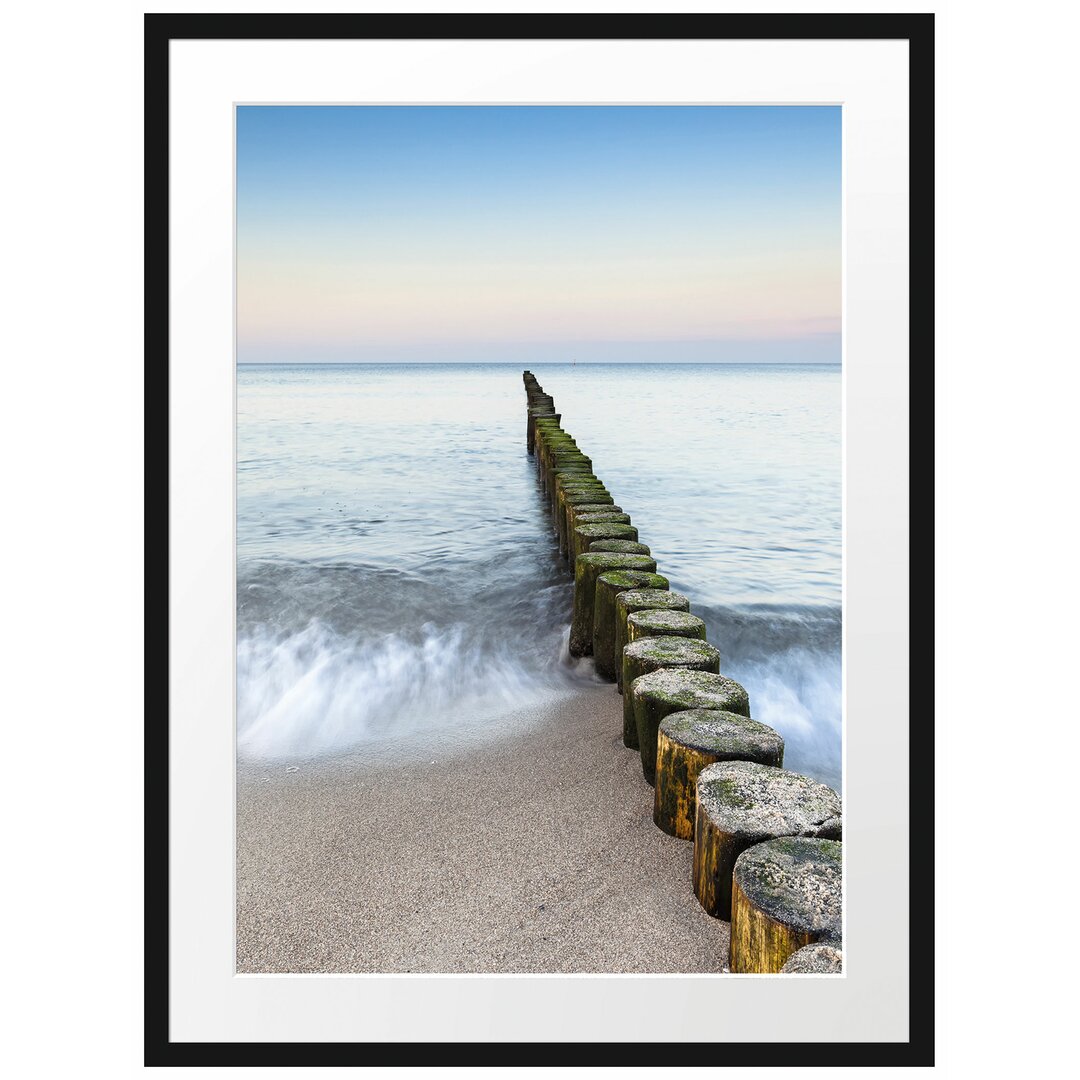 Gerahmtes Poster Wellenbrecher im Meer