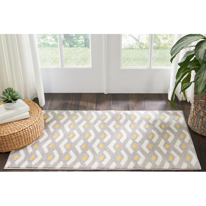Petrina Geometric Indoor Rug, Rectangle 2'2" x 3'9"