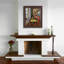 La Pastiche Reader, penchant son coude sur la table-283563489-283563488