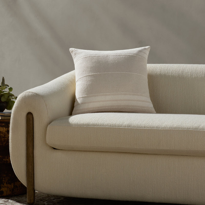 Coussin décoratif Magnolia Home par Joanna Gaines x Loloi Selena, Polyester, Beige, Carré 18 po