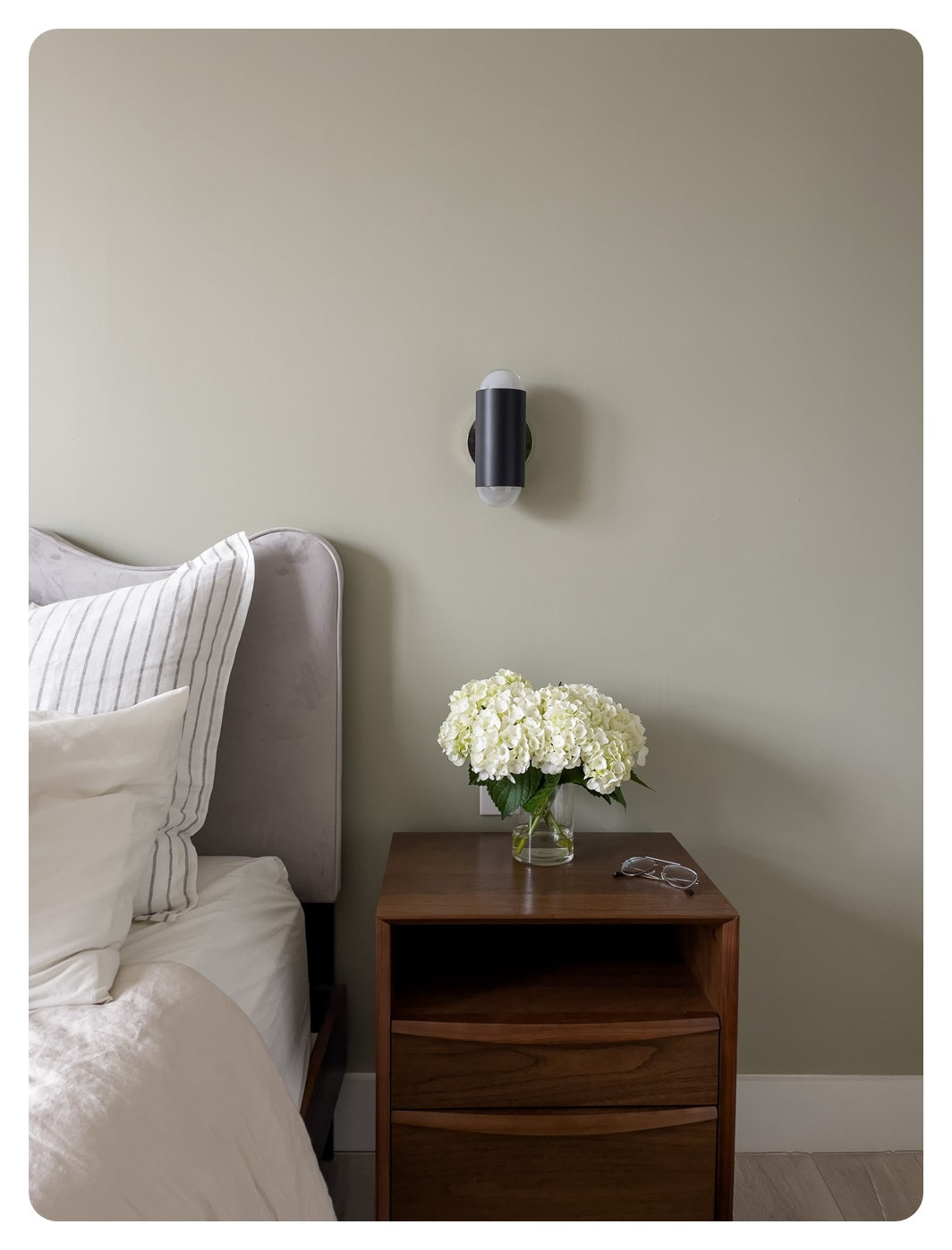 Kira 2-Light Armed Sconce, Polished Nickel/Soft Black