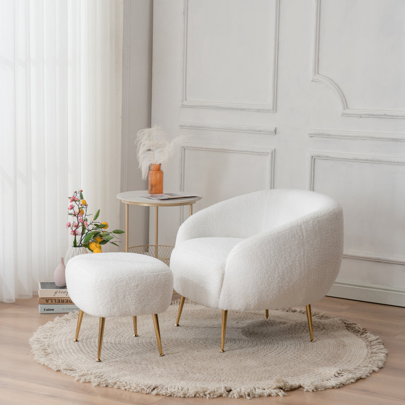 Fauteuil demi-tonneau avec repose-pieds Guerro, Fausse fourrure blanche