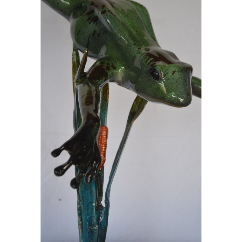 Grande statue de Madira sautant sur un marbre en bronze - Taille: L 29 po x l 21 po x H 40 po.