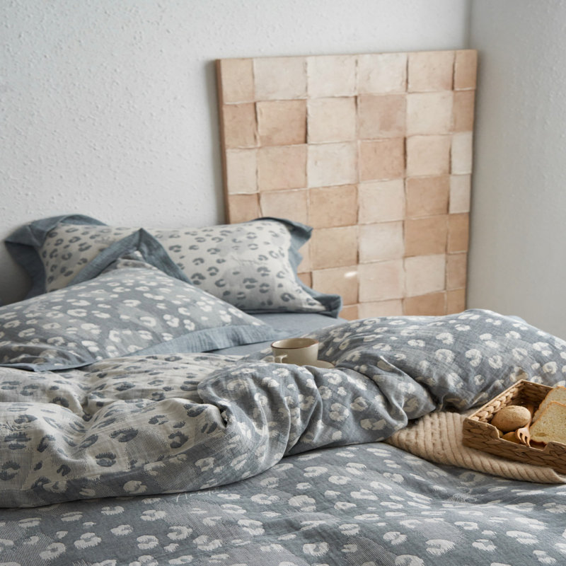 Vintage Jacquard Textured Floral  Cotton-Linen Duvet Cover Set, Gray, Queen Duvet Cover + 2 Queen Pillowcases
