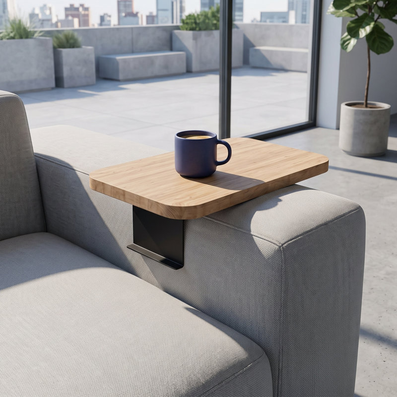 Table d'appoint moderne pour accoudoir de canapé, offrant un rangement pratique près du canapé, Chêne